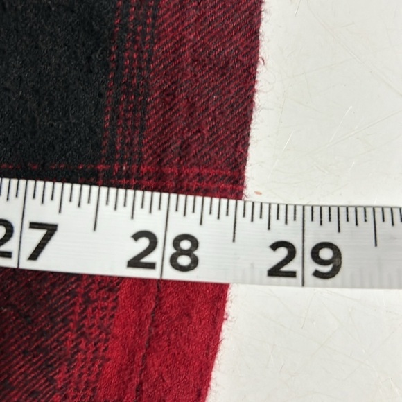 Urban Outfitters Red Black Buffalo Plaid Flannel Standard Fit Shirt -Size Large - Picture 6 of 6